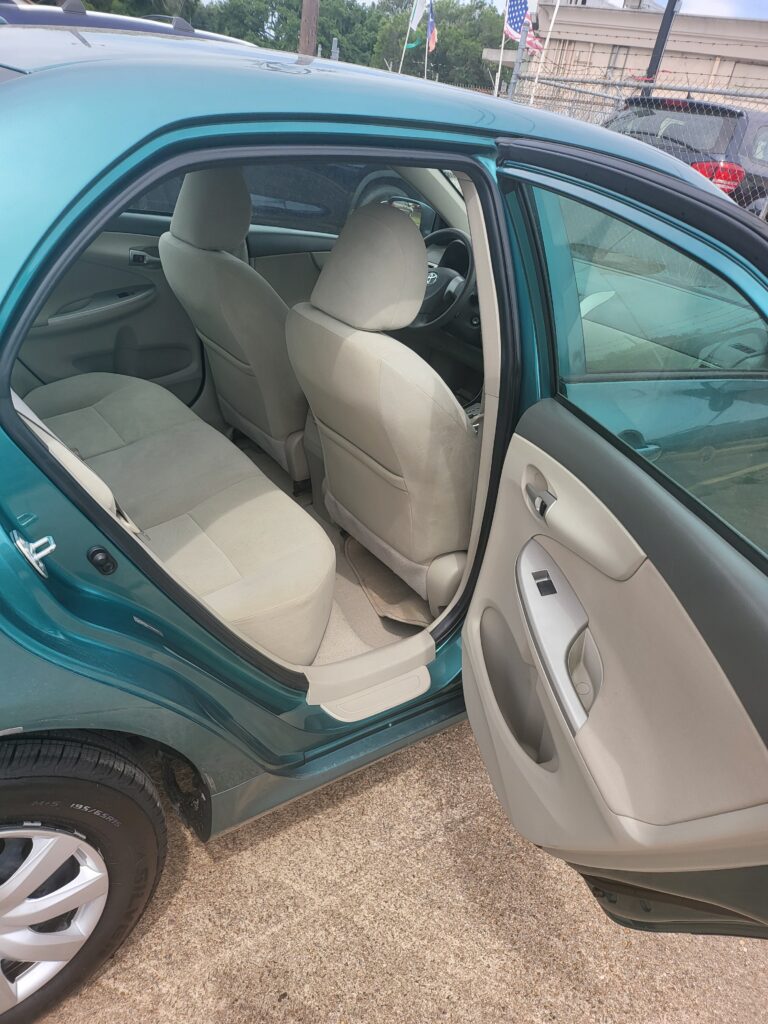 2010 TOYOTA COROLLA